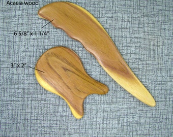 Lot de 2 outils de massage en bois Gua Sha, petit et moyen grattoir avec dents, massage en bois pour le visage, le cou, le corps et les mains