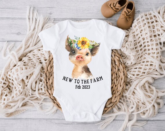 New to the Farm Baby Pig Bodysuit, Little Piggy Shirt, Baby Pig Outfit, Birth Announcement Onesie With Date, Cute Pig Farmer Baby Onesie Il_570xn