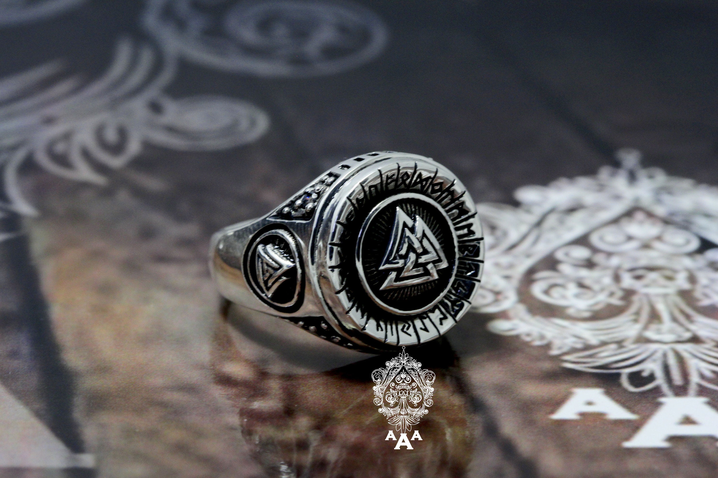 芸能人愛用 New Valknut Ring Viking Ring, Signet Viking Ring,valknut アクセサリー