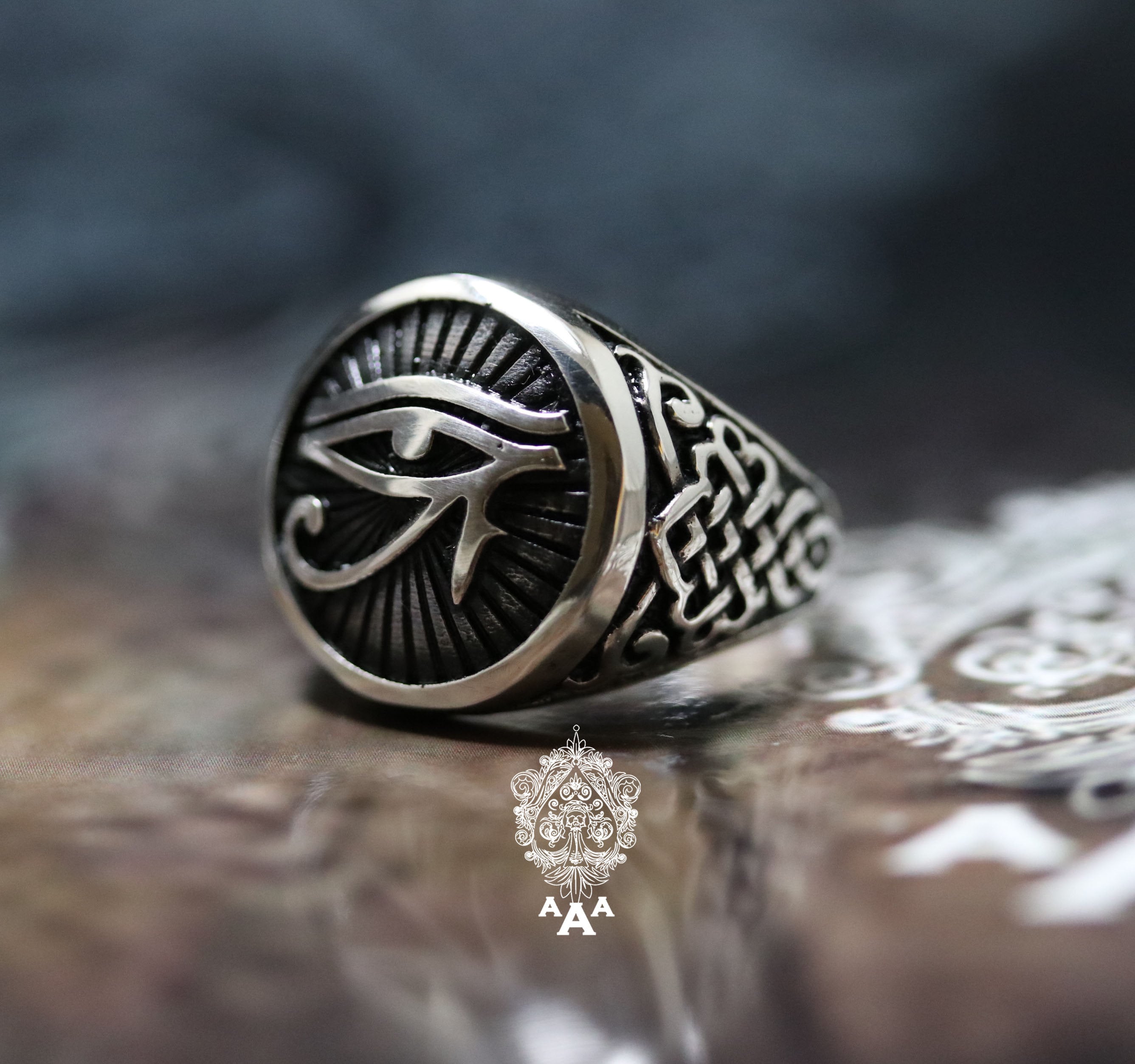 Anillo ojo de horus plata new arrivals