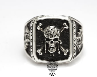 1980s Disney World Pirates of Caribbean Skull Ring MINT - Etsy