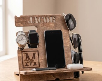 Personalisierte Holz Docking-Station & Valet Tablett - Nachttisch Organizer, Geschenk für Papa, Herren Handy Ladestation, Birke Schreibtisch Organizer
