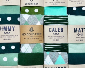 Chaussettes vert sauge personnalisées pour garçons d'honneur pour mariage, chaussettes de ville pour hommes vert émeraude avec étiquettes de chaussettes personnalisées, idée cadeau vert pour garçons d'honneur