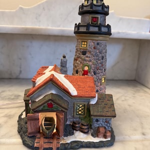 2001 Santa’s Workbench Greystone Light House