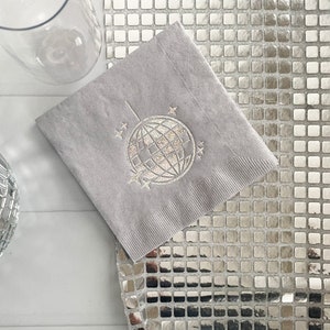 Disco Ball Sparkle Table Runner: Silver 70s Party Decorations