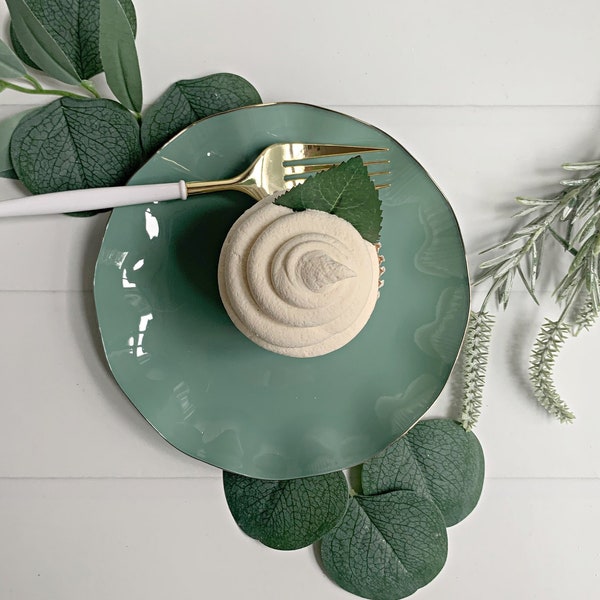 Sage Plastic Dessert Plate - 6 inch