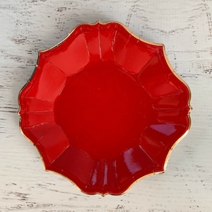 Red Scalloped Dessert Plates