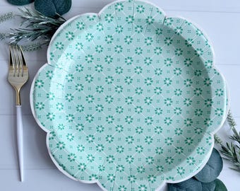 Green Wicker Paper Plates: Preppy Party Picnic Decor (Set of 8)
