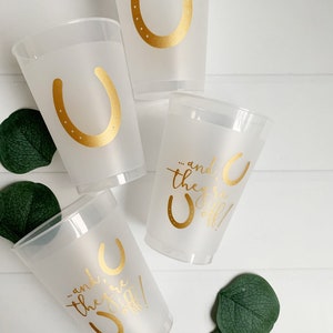 Vasos para fiesta "And They're Off Derby": herradura dorada de plástico esmerilado, juego de 8