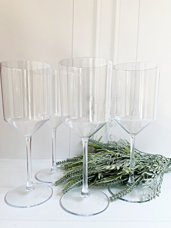 Modern Wine Glasses by EnFete Catch My Party