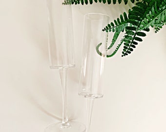 Posh Setting Clear Plastic Champagne Flutes - Disposable Party Glasses for  Weddings, Celebrations, S…See more Posh Setting Clear Plastic Champagne