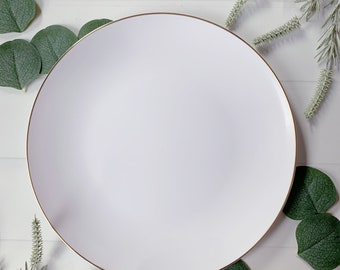 Palest Lavender with Gold Dinner Plates - Plastic