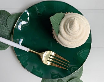 Emerald Green Plastic Dessert Plate - 6 Inch