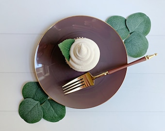 Truffle with Gold Dessert Plates - Plastic