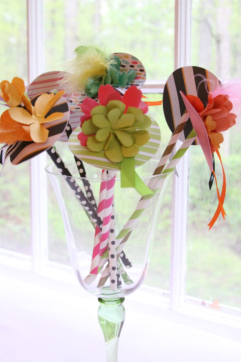 These super cute and unique Kentucky Derby Party hat drink stirrers are sure to cause a stir at your next party.  Perfect to display on the bar for your next equestrian themed event.  Everyone gets a Derby Hat to use in their drink