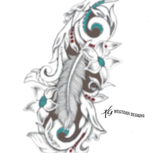 Puede incluir: Una ilustración en blanco y negro de una pluma con acentos turquesa y rojos. La pluma está rodeada de diseños florales estilizados. La imagen incluye el texto "1G WESTERN DESIGNS".