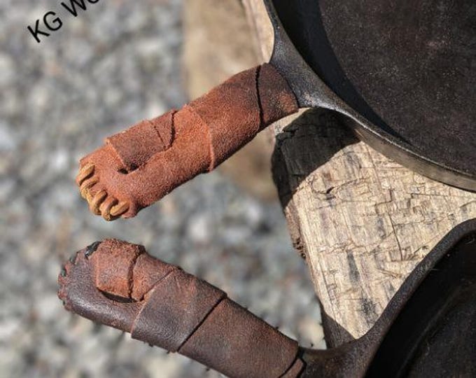 Cast Iron Skillet Leather Handle Wrap Pattern. Simple & Easy DIY Design