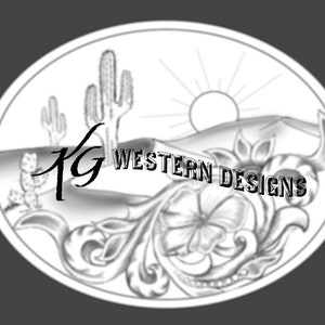 Peut inclure: Illustration en noir et blanc d'une scène de désert avec un soleil, des cactus et un motif floral. Le texte "KG WESTERN DESIGNS" est inclus dans l'image.