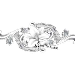 Könnte beinhalten: Eine Schwarzweiß-Zeichnung einer stilisierten Blume mit filigranen Details. Die Blume ist von Blättern und Schnörkeln umgeben. Der Text "Western Designs" ist im Bild enthalten.