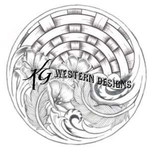 Könnte beinhalten: Schwarzweißes Linienkunstdesign eines kreisförmigen Musters mit einem geflochtenen Korbmuster in der Mitte und floralen und Federmustern um den Außenbereich. Der Text "KG WESTERN DESIGNS" ist im Design enthalten.