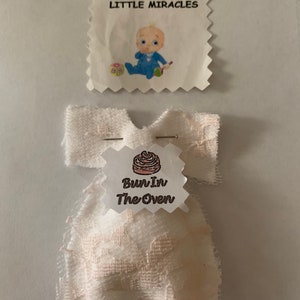 LM 20 LACE Whos Got The Bun In The Oven Baby Shower Favor Game