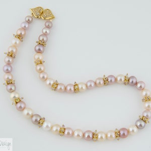 Pink White Champagne Cultured Pearl Necklace, Elegant Pearl Necklace, Romantic Pearl Necklace, Fancy Pearl Necklace, Sparkly Clasp