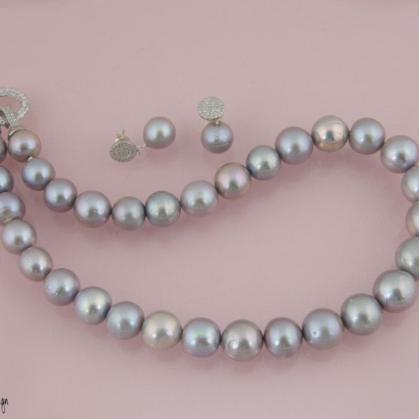 Beautiful Necklace and Earring Set of High Quality Gray Round, Graduated Pearls. Super Elegant Necklace, Special Gift for a Pearl Lover