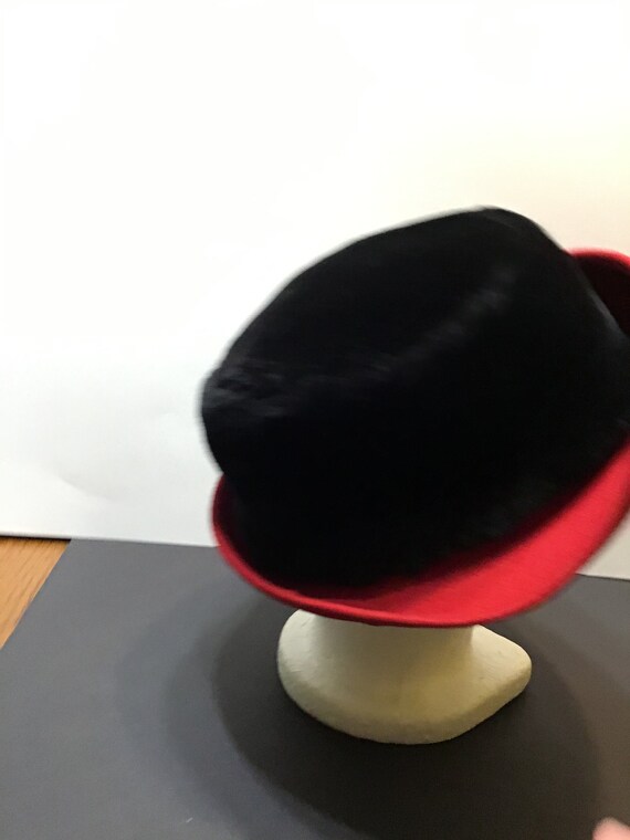 1980s Vintage Red & Black Wool Felt Hat, via Tornabuoni  display picture 2