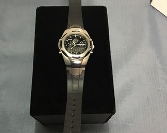 2005 Vintage Avon Mens Analog Digital Quartz Movement Watch  display picture 3