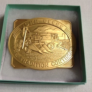 John Deere belt buckle &quot;The Tradition Continues&quot;, gold plated pewter Limited Edition #2929 of 5000, made in USA, Maximizer Combines.