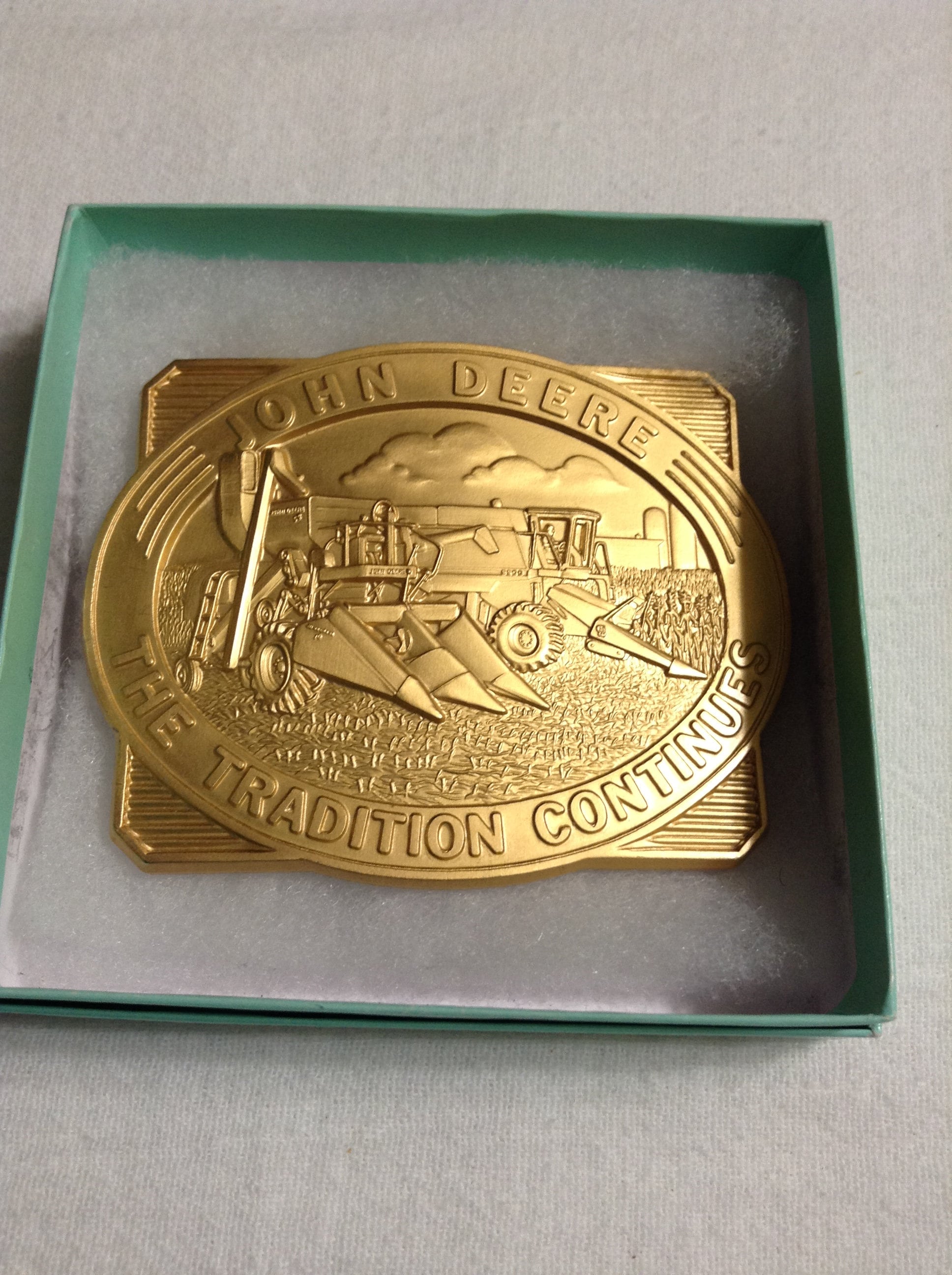 Details about   JohnDeere Day 89  Belt Buckle 1989 Moline IL Deere & Company In original package 