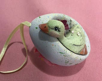 yellow ribbon hanger yellow/green duck Vintage handpainted ceramic Easter egg ornament light gray with pastel sprinkles craft flowers.