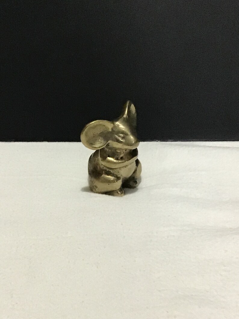 small mouse figurines
