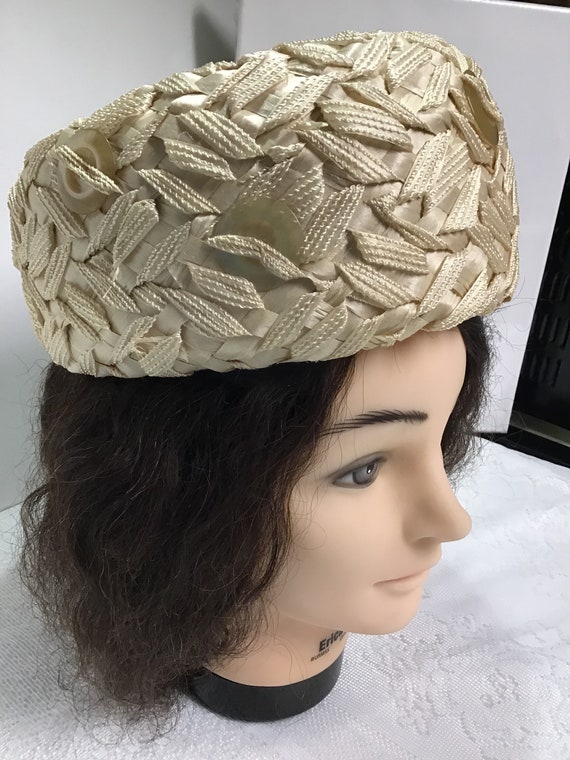 Vintage Vogue Mont woven straw-ribbon pillbox hat… - image 2