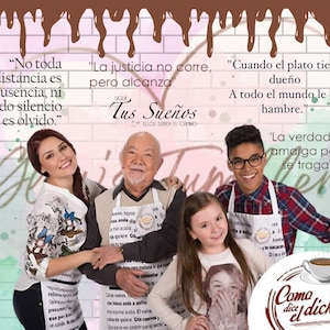 May include: A group of three people wearing aprons with inspirational quotes in Spanish. The quotes are about distance, justice, hunger, and truth. The image also includes a coffee cup and the text "Como dice el dicho".