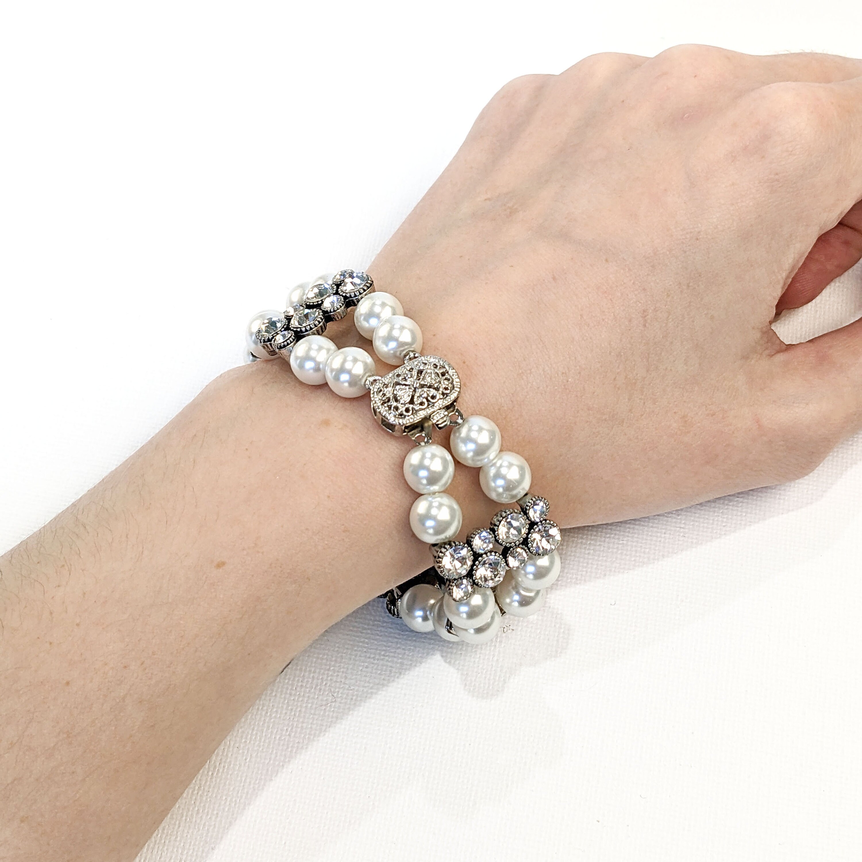 Bride Bracelet on White Pearl main image 1