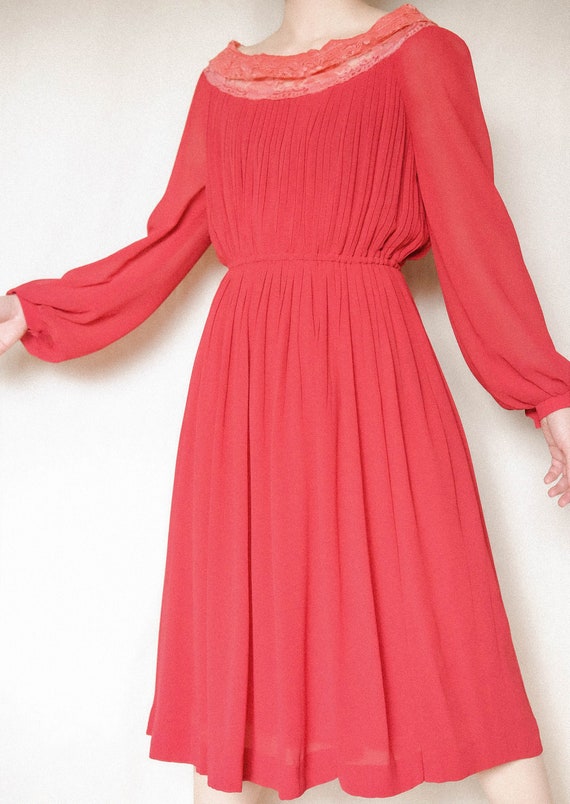 Red pleated long sleeve dress with unique lace col