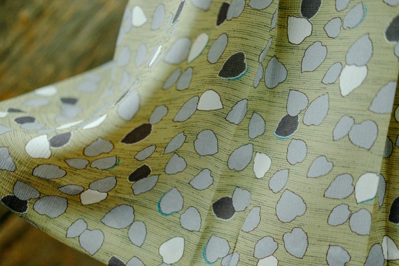 Yellow-Olive dress with abstract petals / Japanes… - image 9