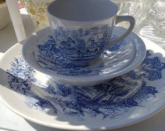 Wedgewood Countryside China Set Blue & White