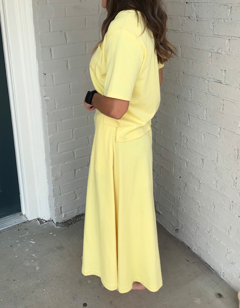 Crewneck Tee| Vintage 90s-Y2K Draper\u2019s /& Damon\u2019s Yellow 2-Piece Skirt Set Skirt Women\u2019s SM