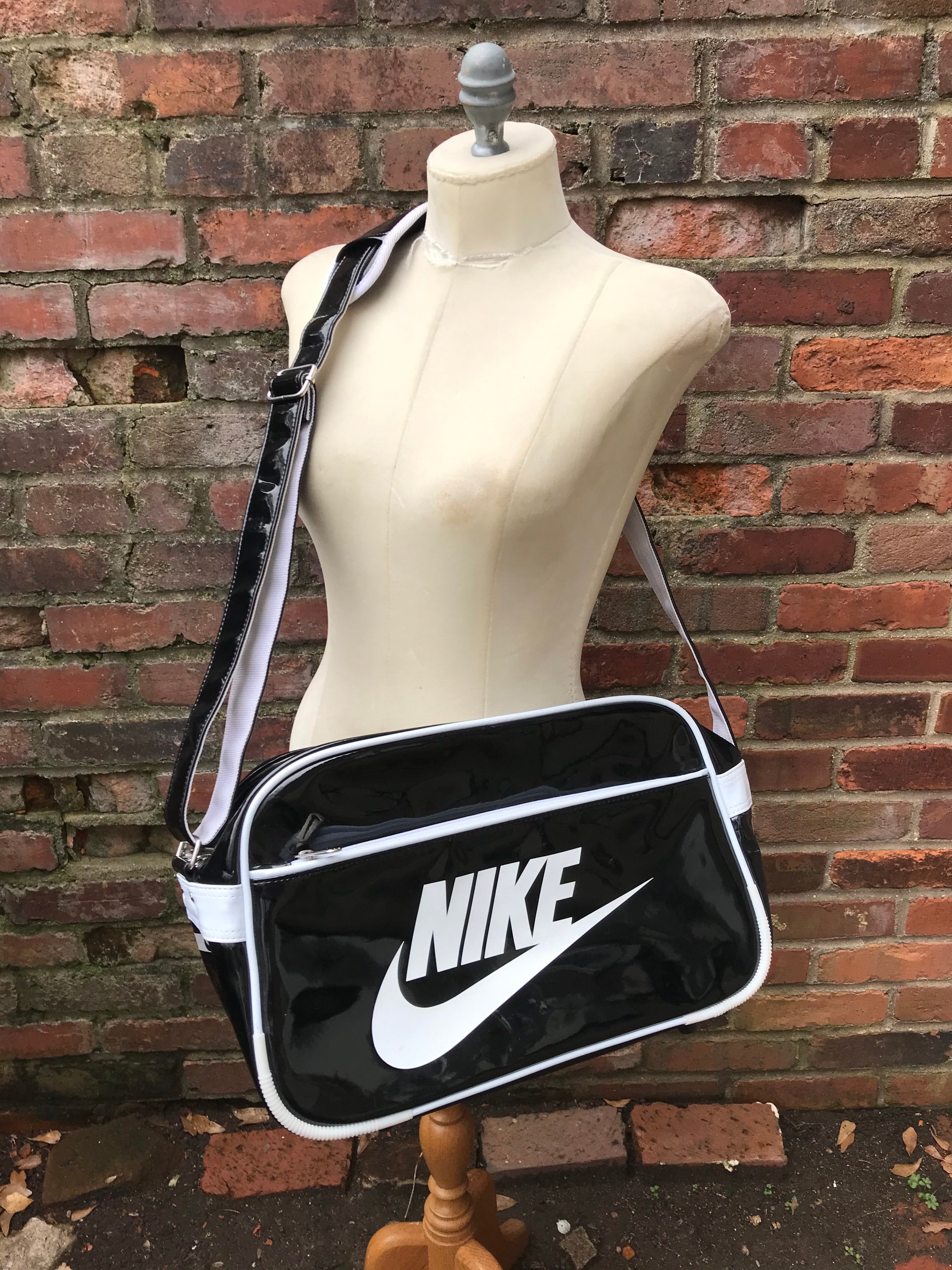 Vintage Nike Black & White Patent Leather Crossbody Gym Bag Vintage Nike Black & White Patent Leather Crossbody Gym Bag
