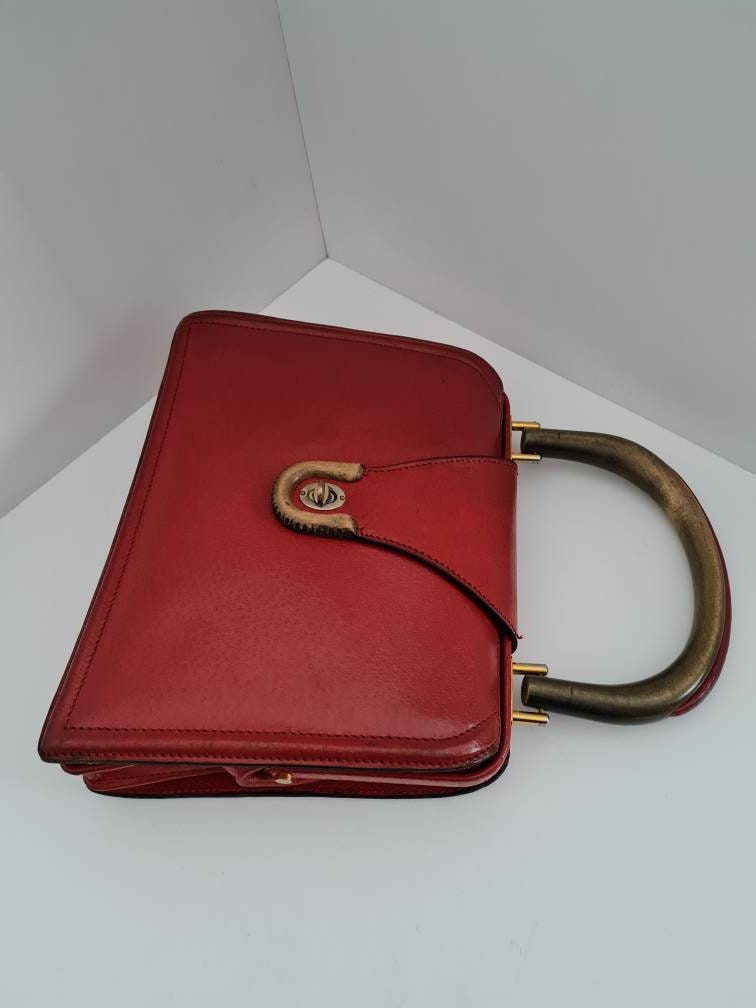 Gucci Vintage Red Monogram GG Logo Canvas Shoulder Bag – Amarcord Vintage  Fashion