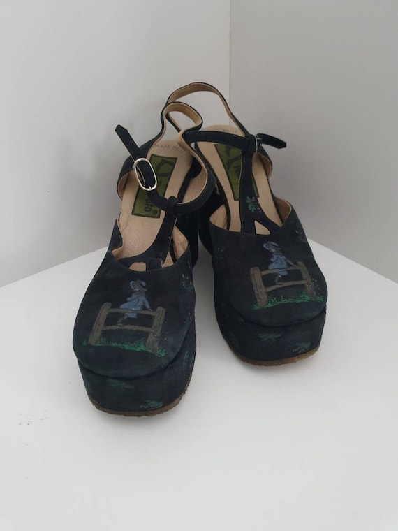 Platform Mary Jane shoes by Pensato