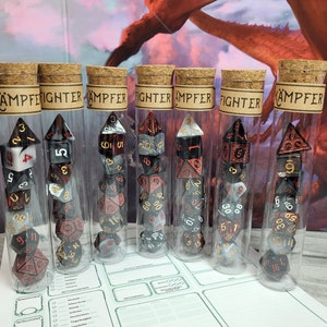 Juego de dados de guerrero, dados para Dungeons & Dragons u otros juegos de rol de lápiz y papel.