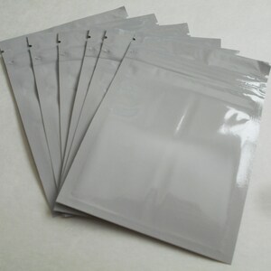 50 Pack Silver Mylar Resealable Bags – 3.5x5 Inches, 3 Mil Thick, Zipper Seal & Heat Sealable