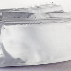 Silver/Clear 7&quot;x5.5&quot; Aluminum/Foil, Mylar Heat-Sealable Zipper Bag, Tamperproof + Tear Notch, Smell Proof Zip and Lock Bags Retail Packaging