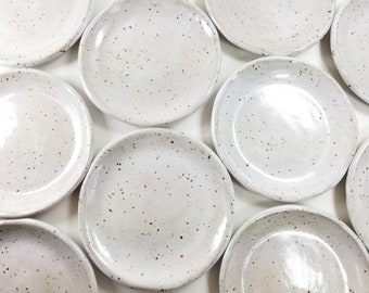 small pottery plates, white pottery dishes, speckled pottery ceramic dishes, ring bowl or jewelry bowl