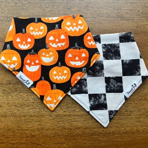 Glow-in-the-dark Halloween Dog Bandana // Reversible Dog Bandana // Orange // Black// Pumpkins // Plaid // Spooky // Snap Bandana