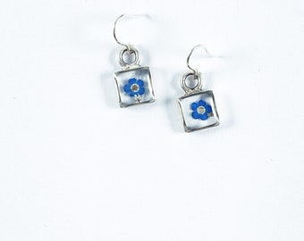 Itsy forget-me-not square earrings clear resin