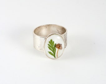 Classic silver ring with mushroom and fern on creamy resin background adjustable mushroom lover gift for her or him botanics in resin